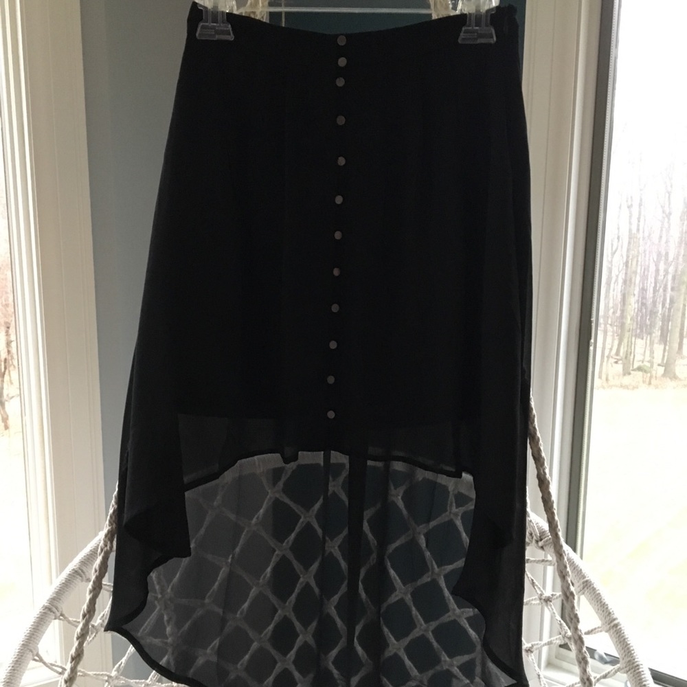 Black high-low skirt
